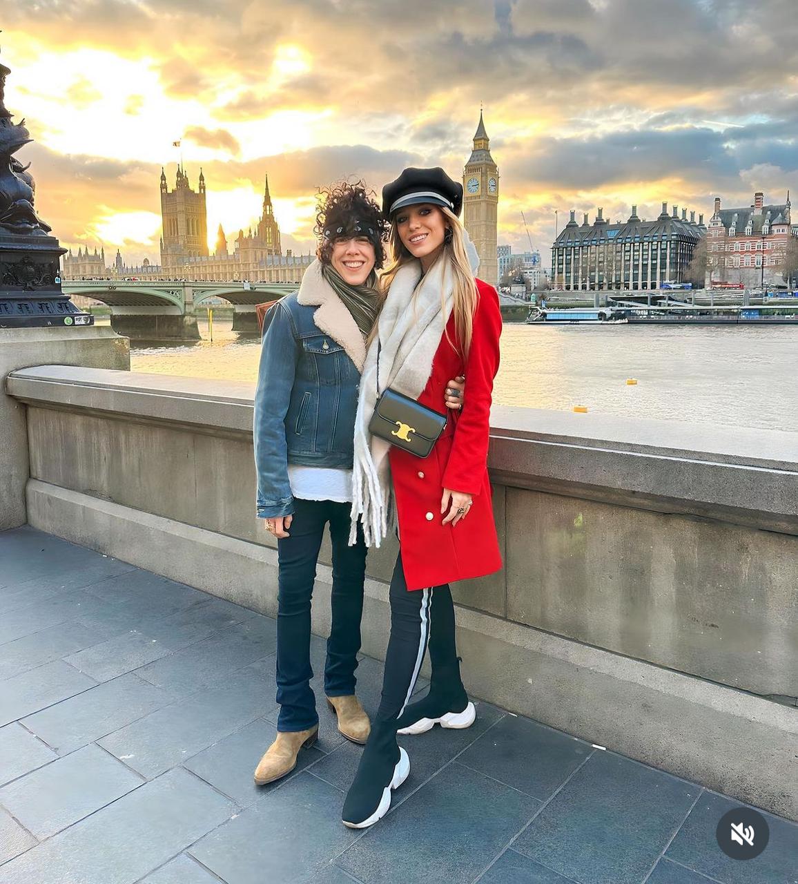 LP y su novia derrochan amor en fotos y videos - Saficosmos